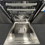 Top Control Smart?Dishwasher?with QuadWash - Image 3